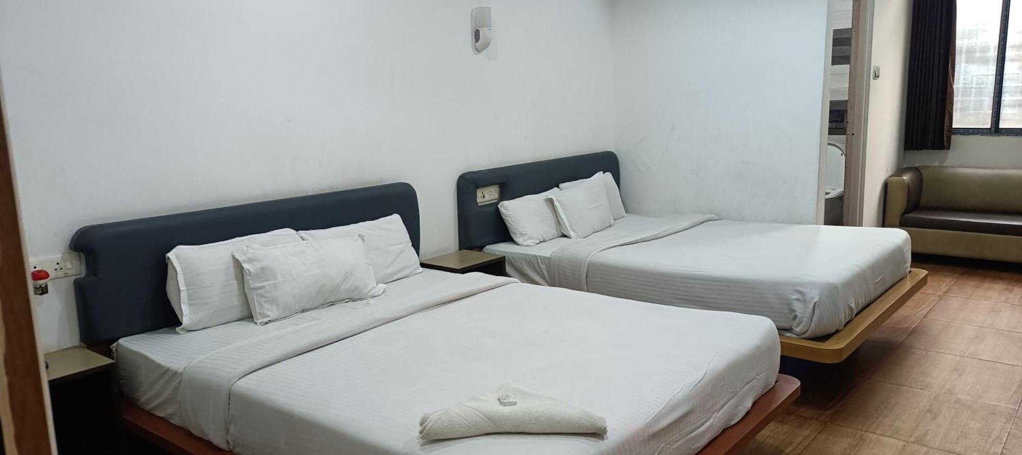 Hotel Assembly シロン エクステリア 写真