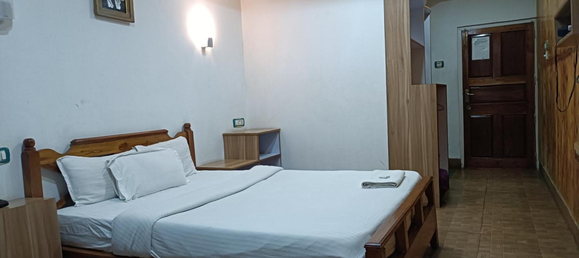 Hotel Assembly シロン エクステリア 写真